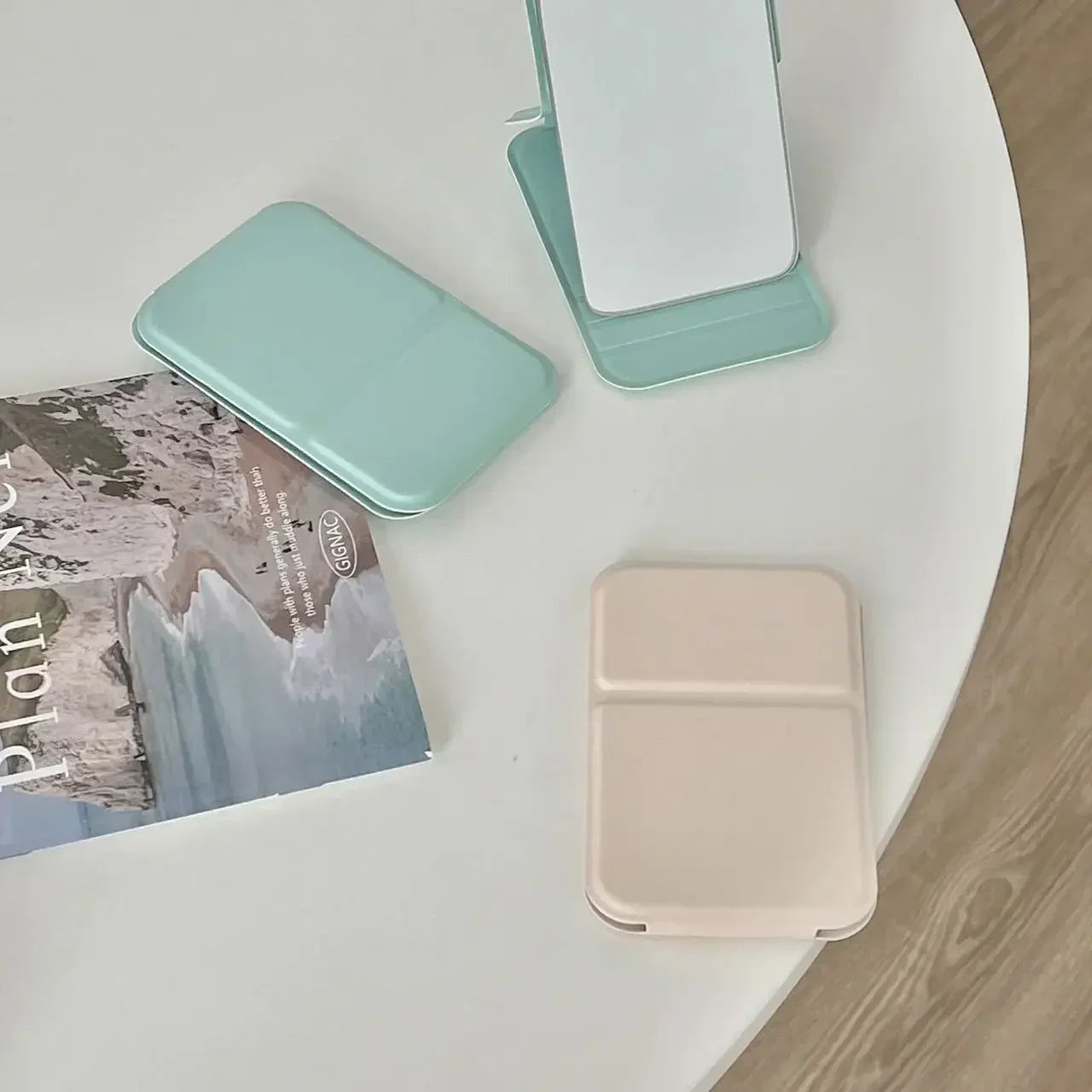 Taitettava PU:n nahkameikkipeili – Tyylikäs kompakti kädessä pidettävä peili matkustamiseen ja päivittäiseen käyttöön